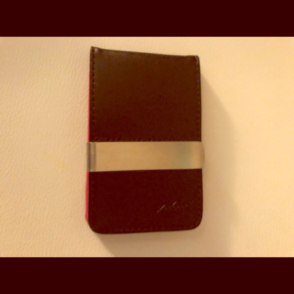 Lodaca wallet with clip.